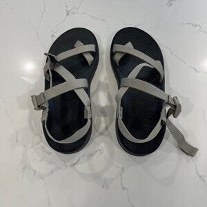 Chaco Men's Hiking/outdoor activities sandals size 11